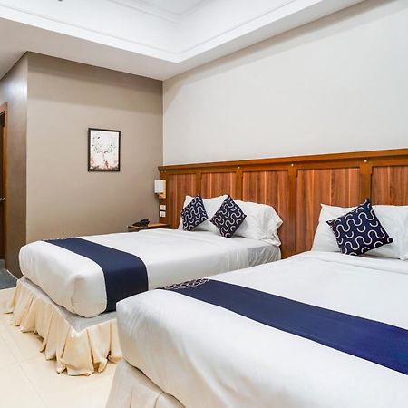 Capital O 460 World Palace Hotel Davao Экстерьер фото