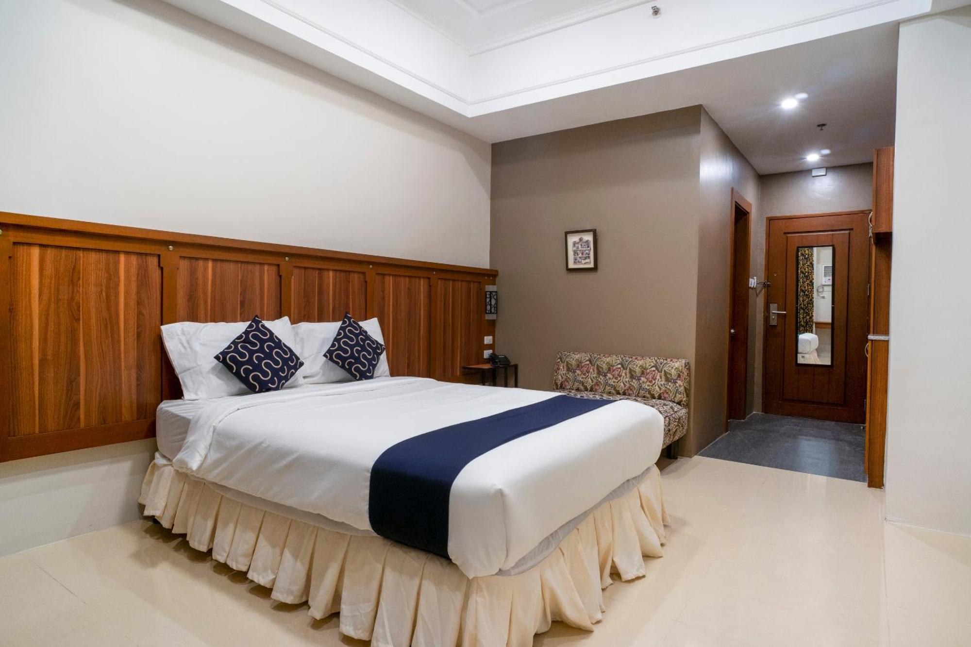 Capital O 460 World Palace Hotel Davao Экстерьер фото