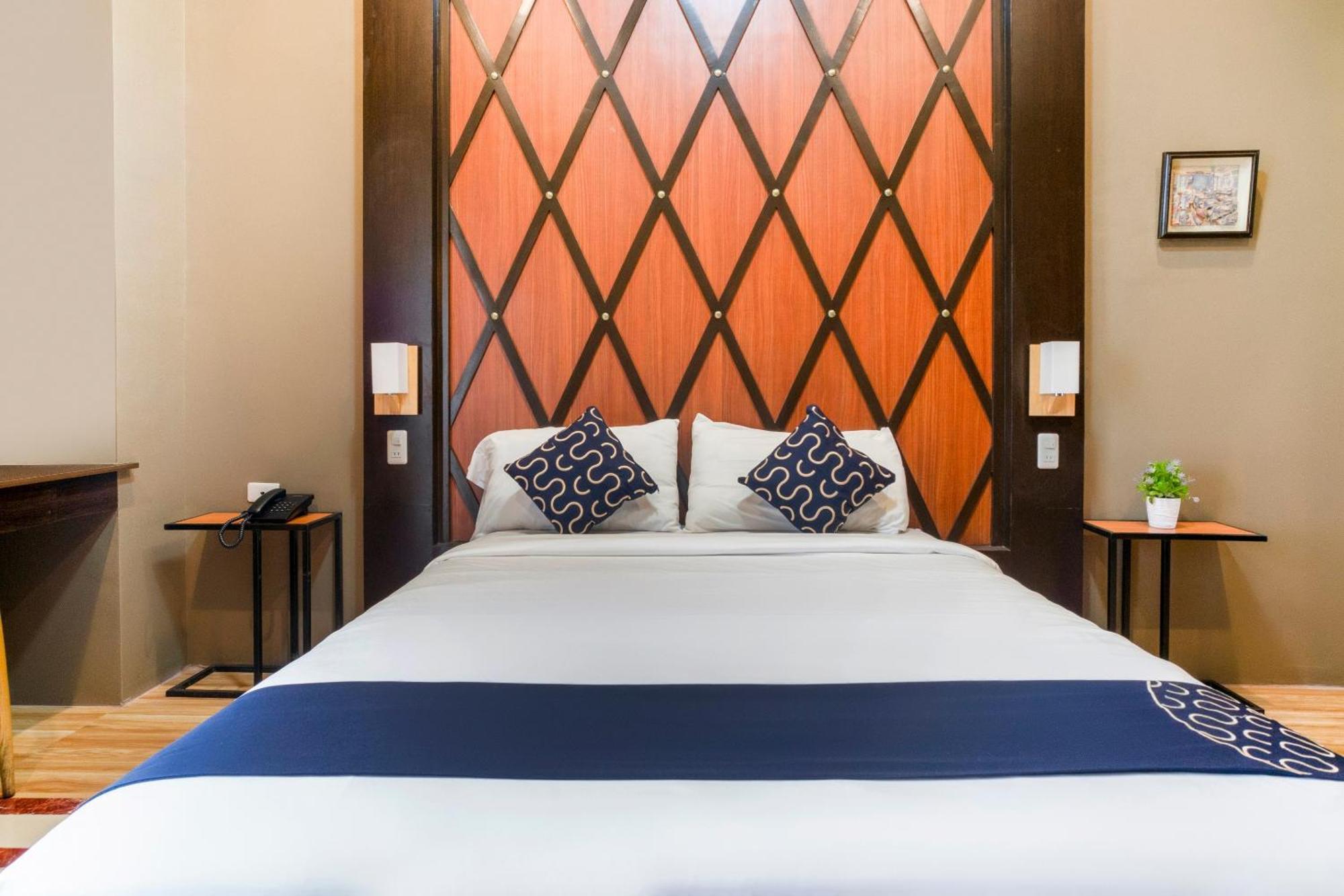Capital O 460 World Palace Hotel Davao Экстерьер фото