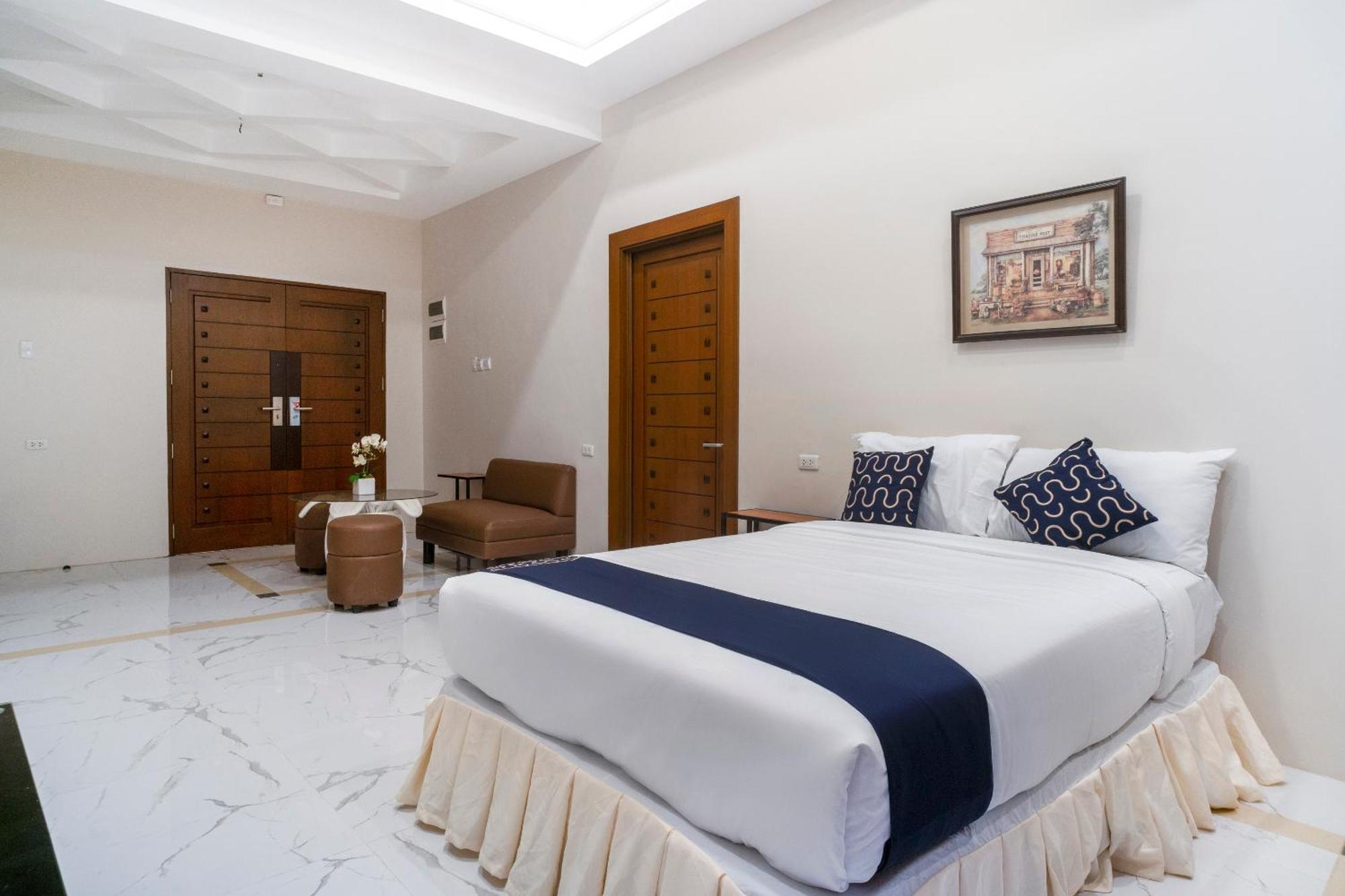 Capital O 460 World Palace Hotel Davao Экстерьер фото