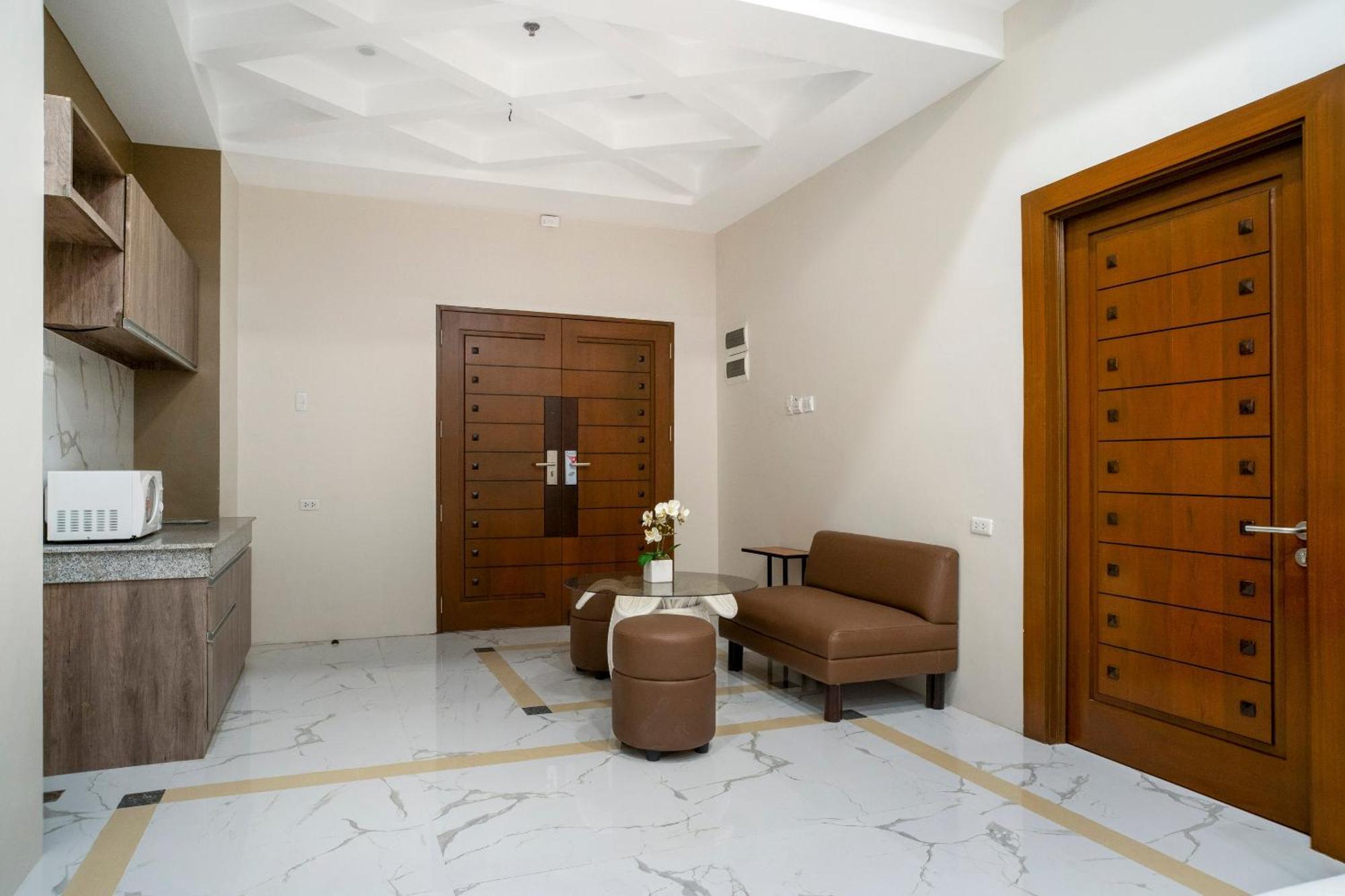 Capital O 460 World Palace Hotel Davao Экстерьер фото