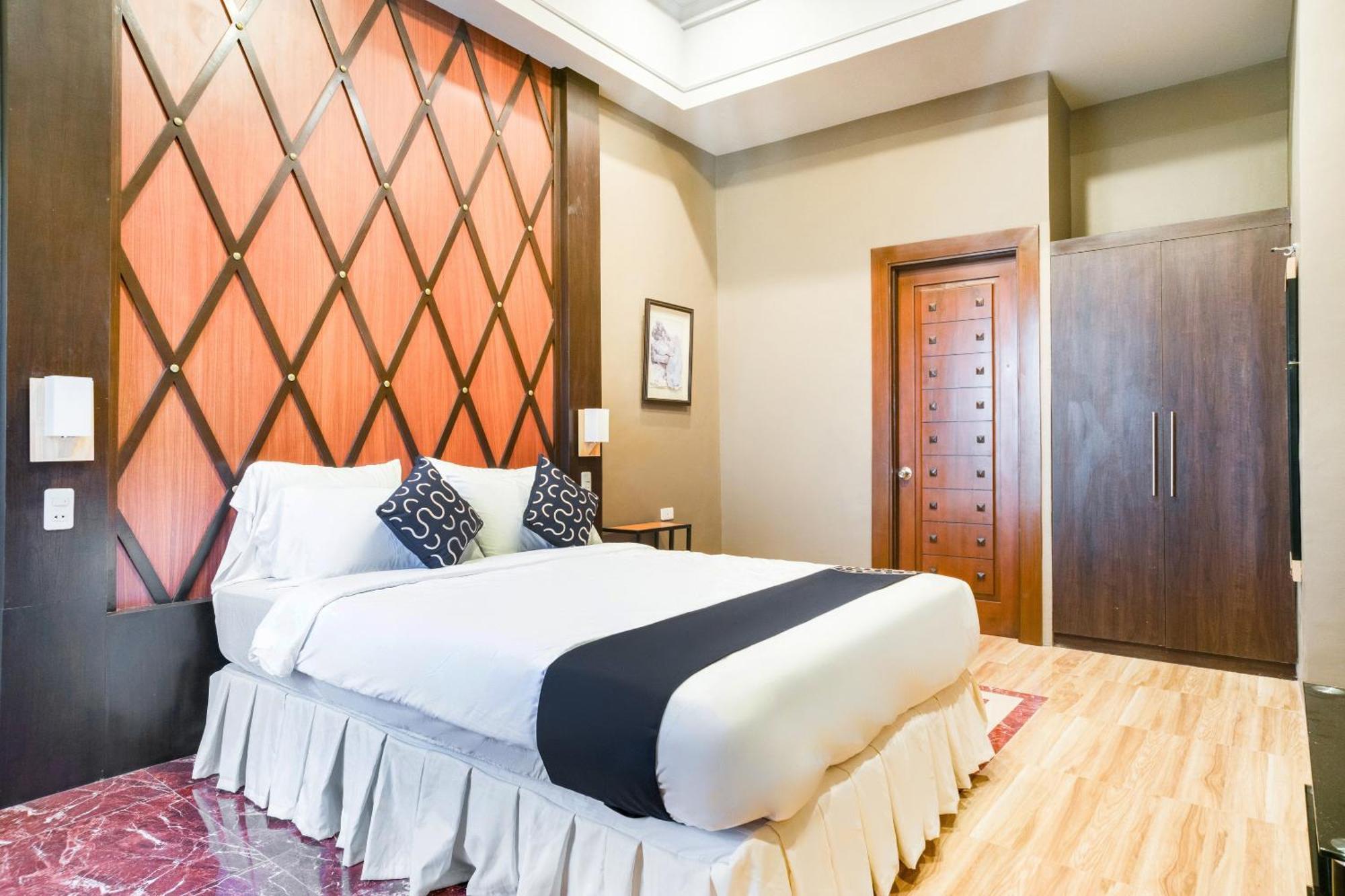 Capital O 460 World Palace Hotel Davao Экстерьер фото